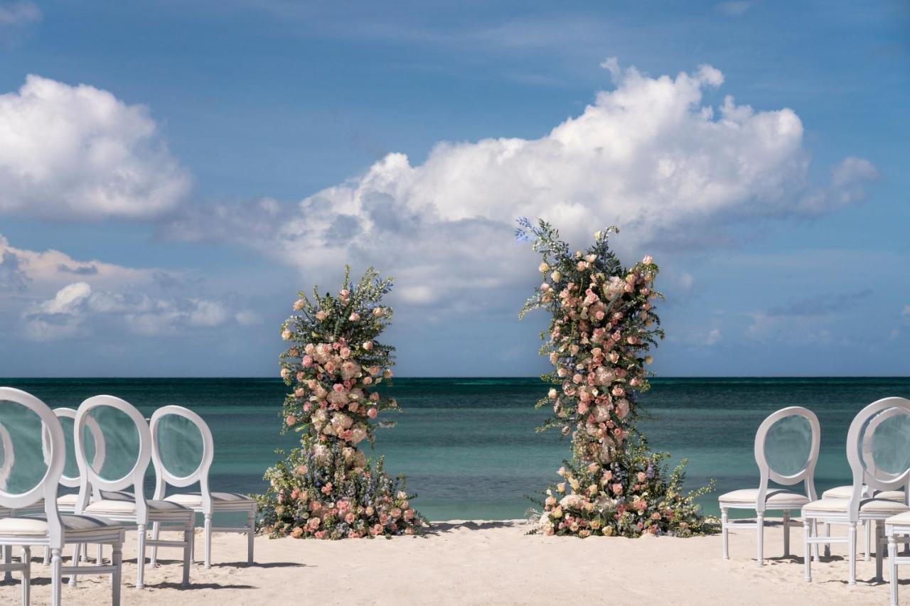Hotel The Ritz-Carlton, Aruba Palm Beach Esterno foto