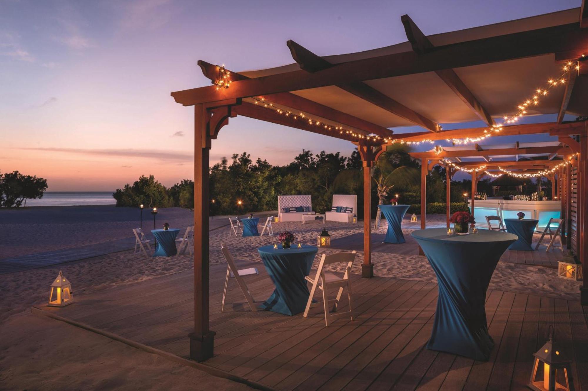 Hotel The Ritz-Carlton, Aruba Palm Beach Esterno foto
